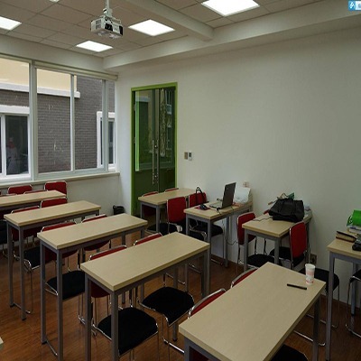 勵志教育 教育咨詢服務(wù)的重要支柱